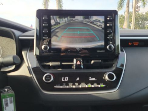 Used 2021 Toyota Corolla LE FWD image 27