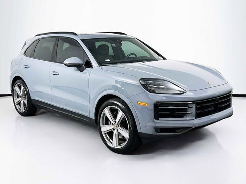 Certified 2025 Porsche Cayenne image 7