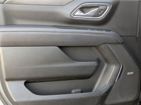 Used 2022 GMC Yukon AT4 image 9