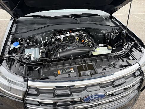 Used 2026 Ford Explorer Active w/ Active Comfort Package AWD/4WD image 33