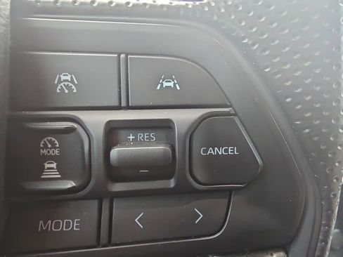 Used 2025 Toyota Tacoma SR5 AWD/4WD image 18