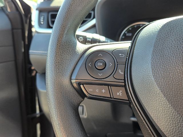 Used 2019 Toyota RAV4 XLE w/ Carpet Mat Package AWD/4WD image 25