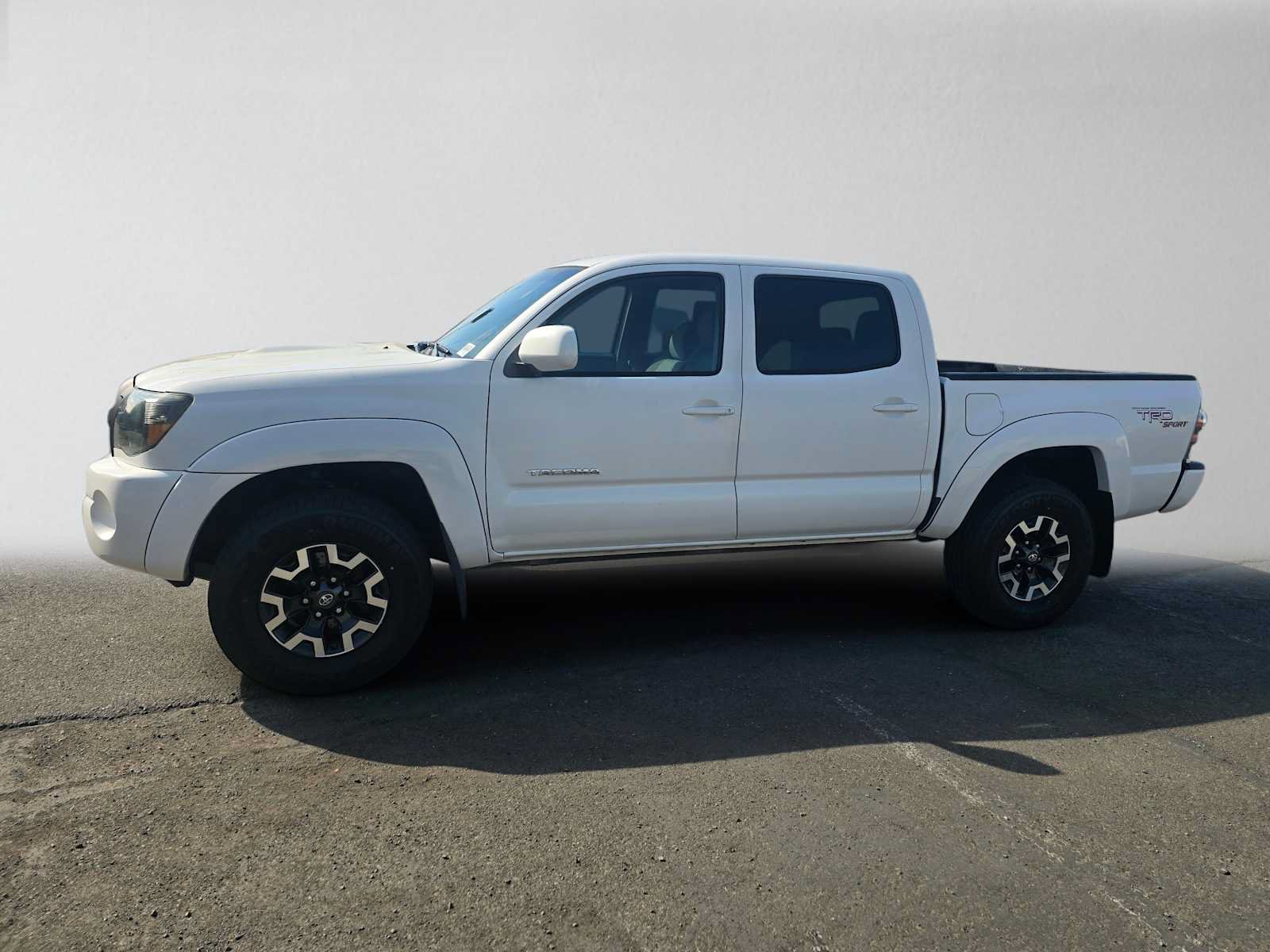 Used 2010 Toyota Tacoma PreRunner w/ TRD Sport Pkg w/JBL Audio RWD image 6