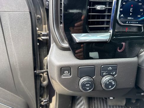 Used 2024 Chevrolet Silverado 1500 LT RWD image 13