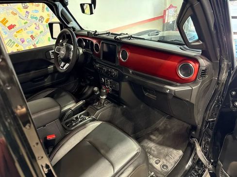 Used 2023 Jeep Gladiator Rubicon w/ Cold Weather Group AWD/4WD image 86