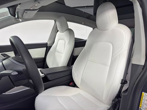 Used 2021 Tesla Model Y Performance image 39