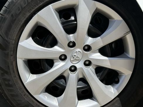 Used 2024 Toyota Corolla LE FWD image 10