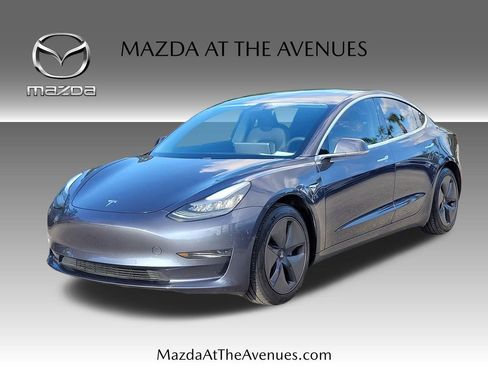 Used 2020 Tesla Model 3 Standard Range Plus image 1