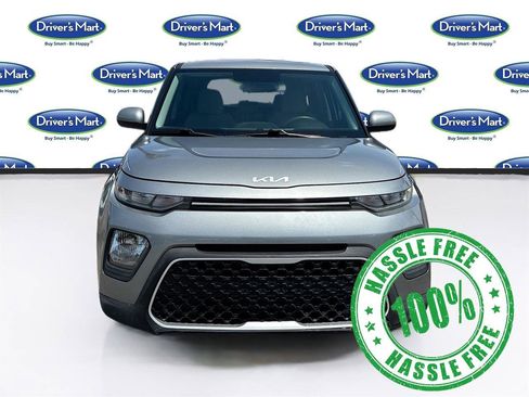 Used 2022 Kia Soul LX FWD image 2