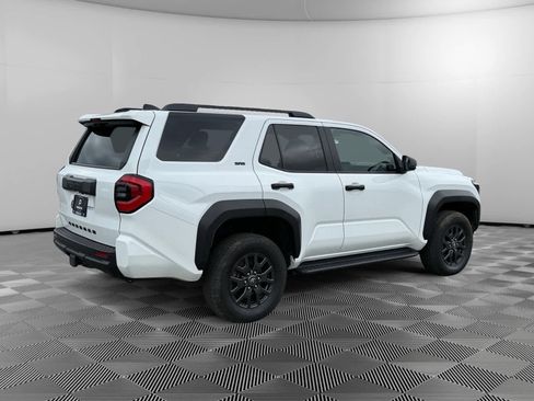 Used 2025 Toyota 4Runner SR5 AWD/4WD image 5