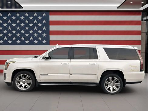 Used 2018 Cadillac Escalade ESV Luxury AWD/4WD image 8