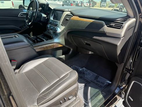 Used 2019 GMC Yukon XL Denali w/ Denali Ultimate Package AWD/4WD image 16