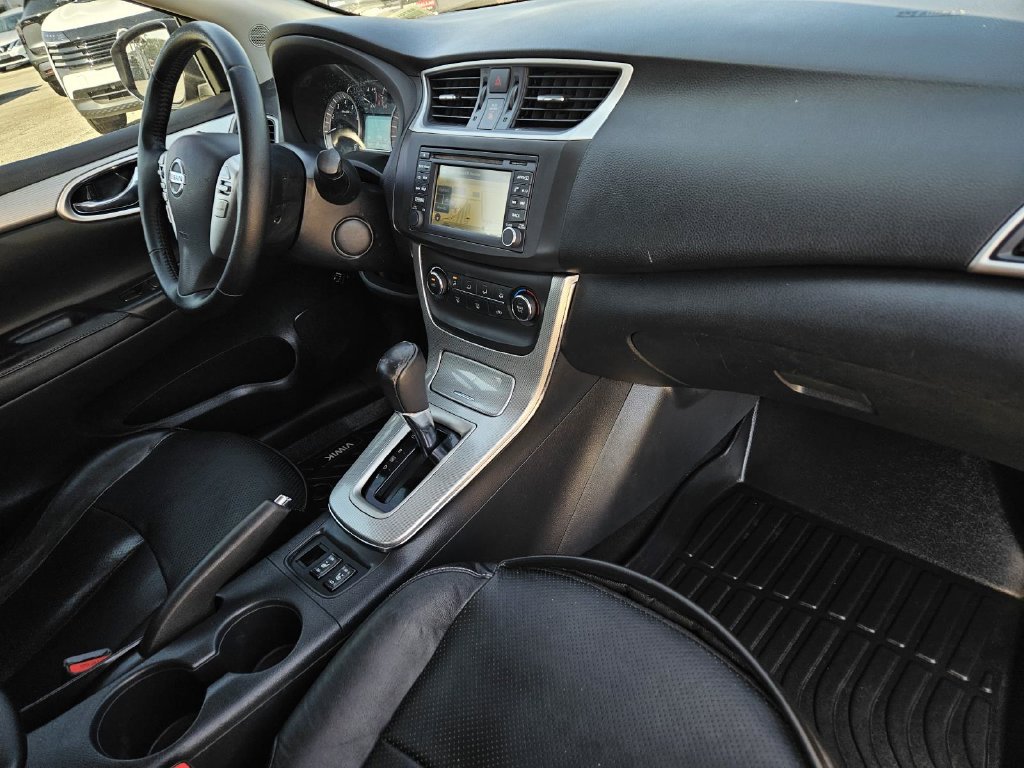 Used 2015 Nissan Sentra SR w/ SR Premium Package FWD image 9