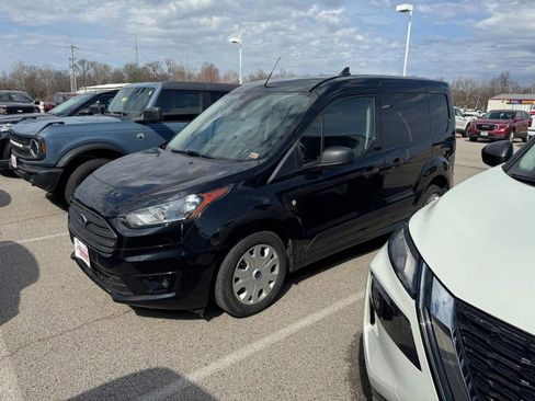 Used 2022 Ford Transit Connect XLT image 2
