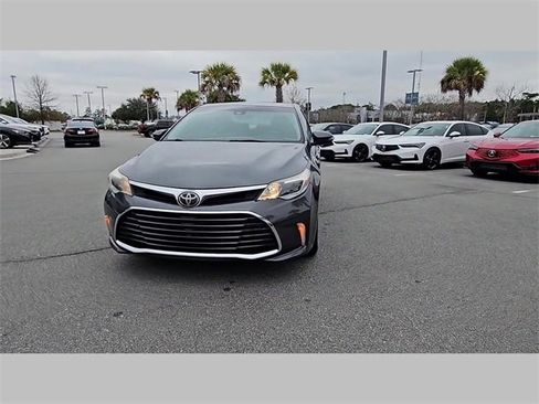 Used 2018 Toyota Avalon XLE image 32