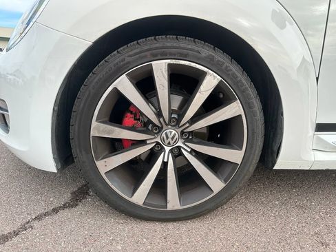 Used 2012 Volkswagen Beetle Launch Edition FWD image 38