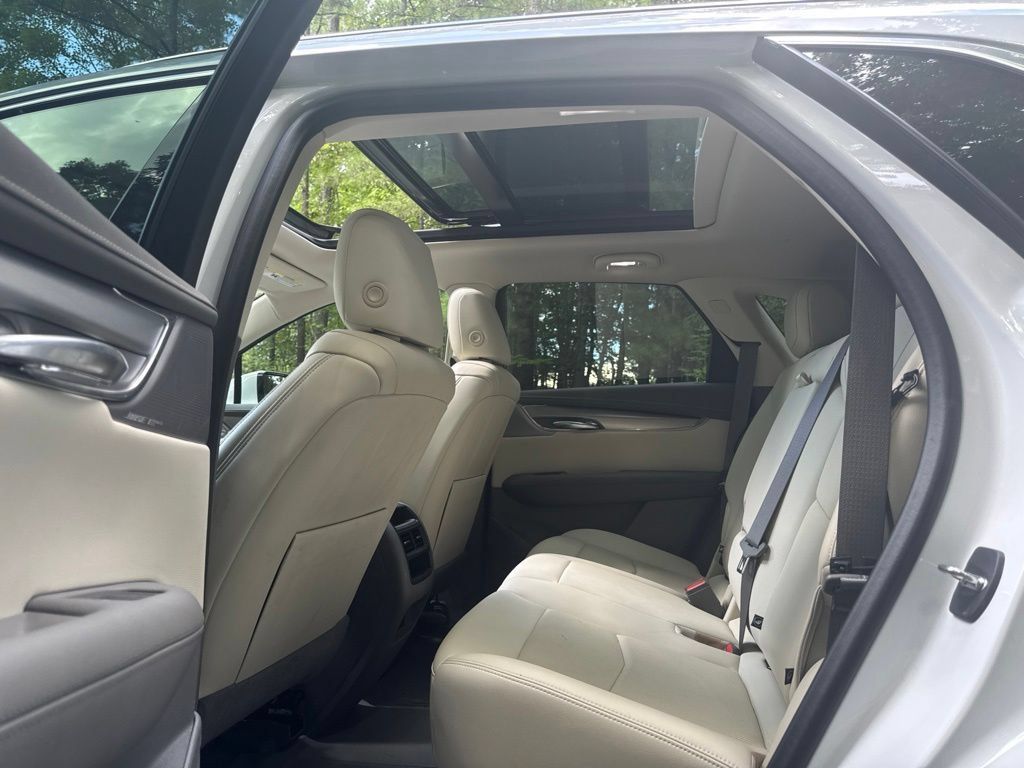 Used 2021 Cadillac XT5 Premium Luxury w/ LPO, Floor Liner Package FWD image 23