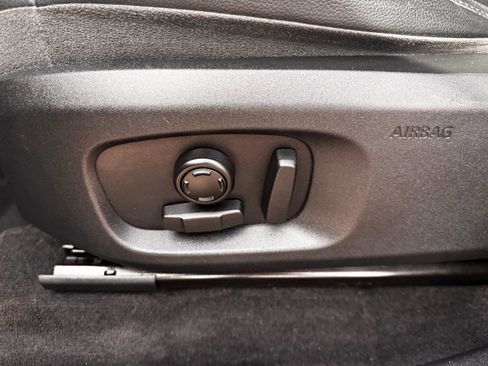 Used 2017 Land Rover Range Rover Evoque SE image 18