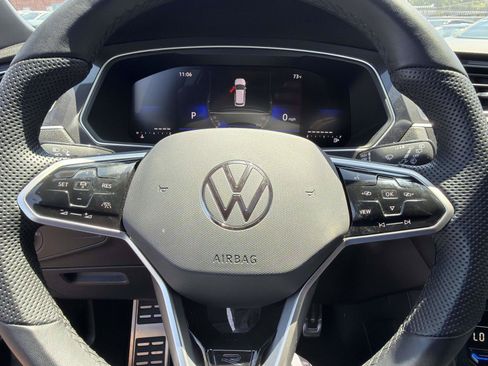 Certified 2024 Volkswagen Tiguan SE R-Line FWD image 29