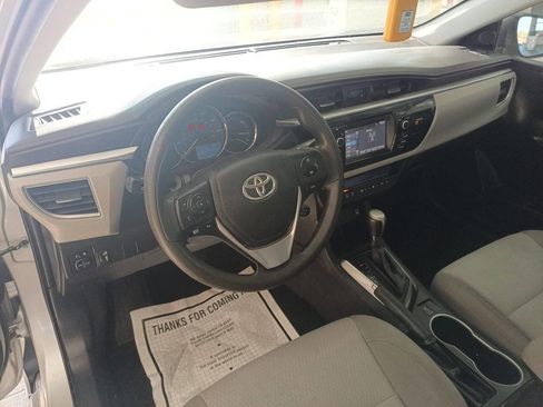Used 2015 Toyota Corolla LE FWD image 4