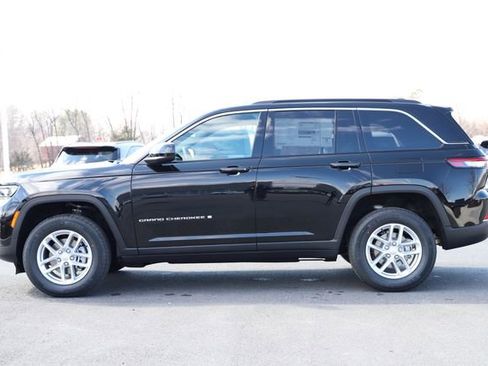 New 2026 Jeep Grand Cherokee Laredo AWD/4WD image 3