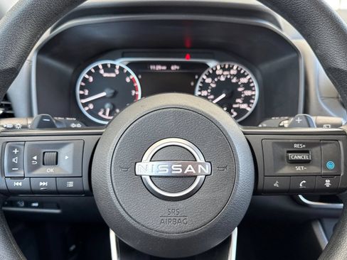 Used 2024 Nissan Rogue SV FWD image 25
