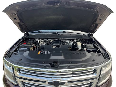 Used 2017 Chevrolet Suburban Premier AWD/4WD image 32
