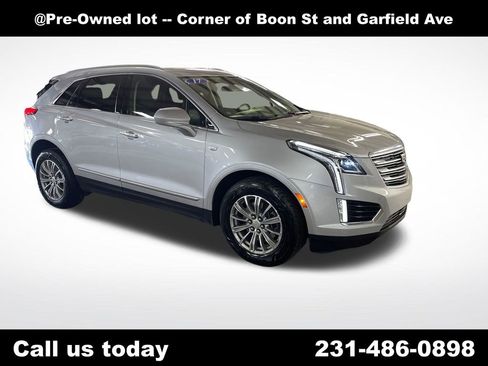Used 2017 Cadillac XT5 Luxury w/ Driver Awareness Package AWD/4WD image 7