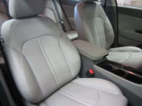 Used 2018 Kia Optima EX image 16