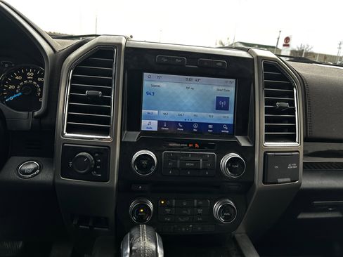 Used 2015 Ford F150 Platinum w/ Equipment Group 701A Luxury image 15