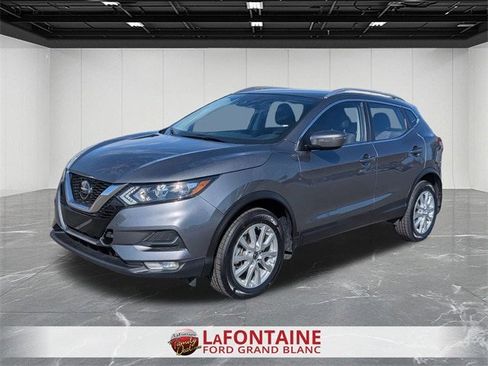 Used 2022 Nissan Rogue Sport SV image 1