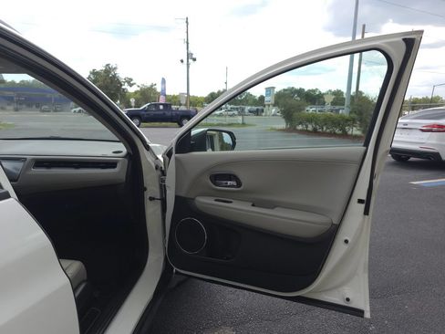 Used 2017 Honda HR-V EX-L image 11