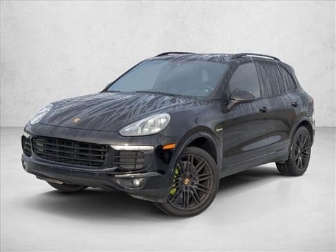 Used 2017 Porsche Cayenne S Platinum image 1