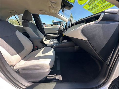 Used 2021 Toyota Corolla LE w/ Carpet Mat Package (TMS) FWD image 11