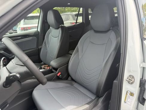 New 2026 Volkswagen Tiguan SE R-Line AWD/4WD image 11