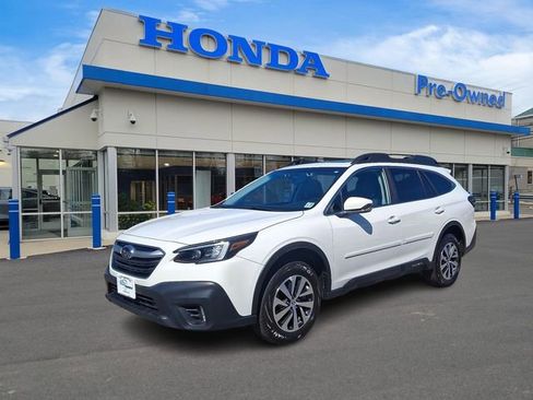 Used 2022 Subaru Outback Premium image 1