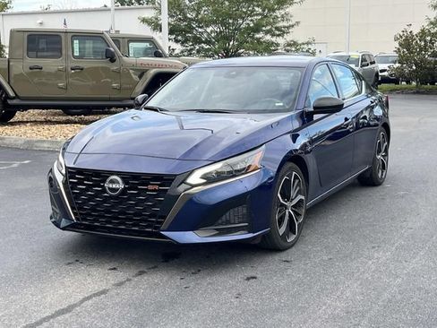 Used 2024 Nissan Altima 2.5 SR FWD image 6