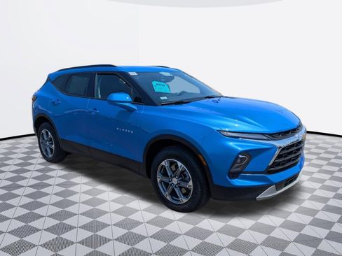 Used 2024 Chevrolet Blazer LT w/ Convenience Package AWD/4WD image 3