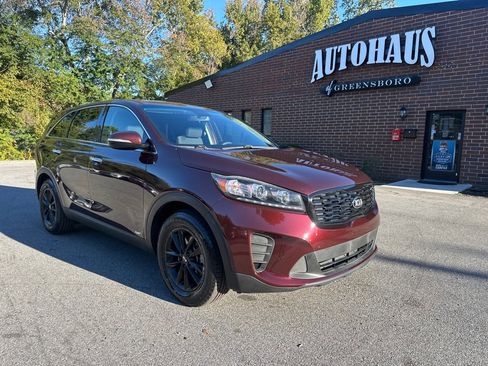 Used 2019 Kia Sorento LX image 1