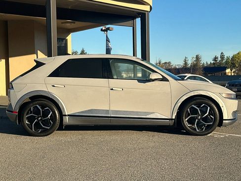 Used 2024 Hyundai Ioniq 5 Limited image 3