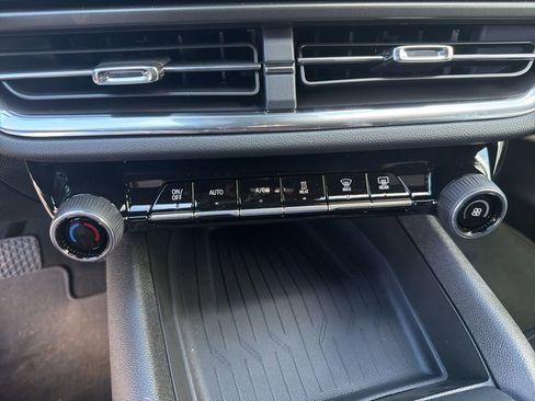 New 2026 Chevrolet Equinox EV LT image 11