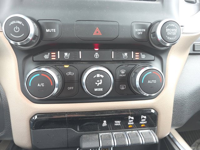 Used 2022 RAM 1500 Laramie AWD/4WD image 17