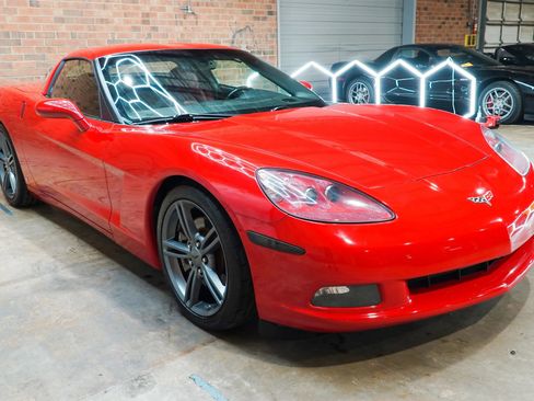 Used 2006 Chevrolet Corvette Coupe w/ Preferred Equipment Group RWD image 24