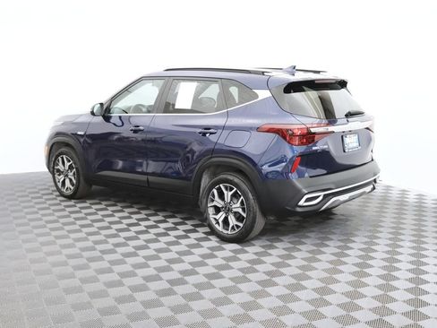 Used 2023 Kia Seltos EX AWD/4WD image 5