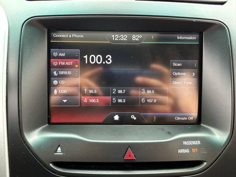 Used 2014 Ford Explorer XLT w/ Equipment Group 202A AWD/4WD image 27