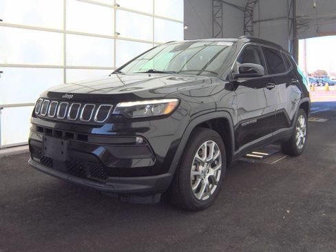 Used 2022 Jeep Compass Latitude w/ Sun and Sound Group image 1