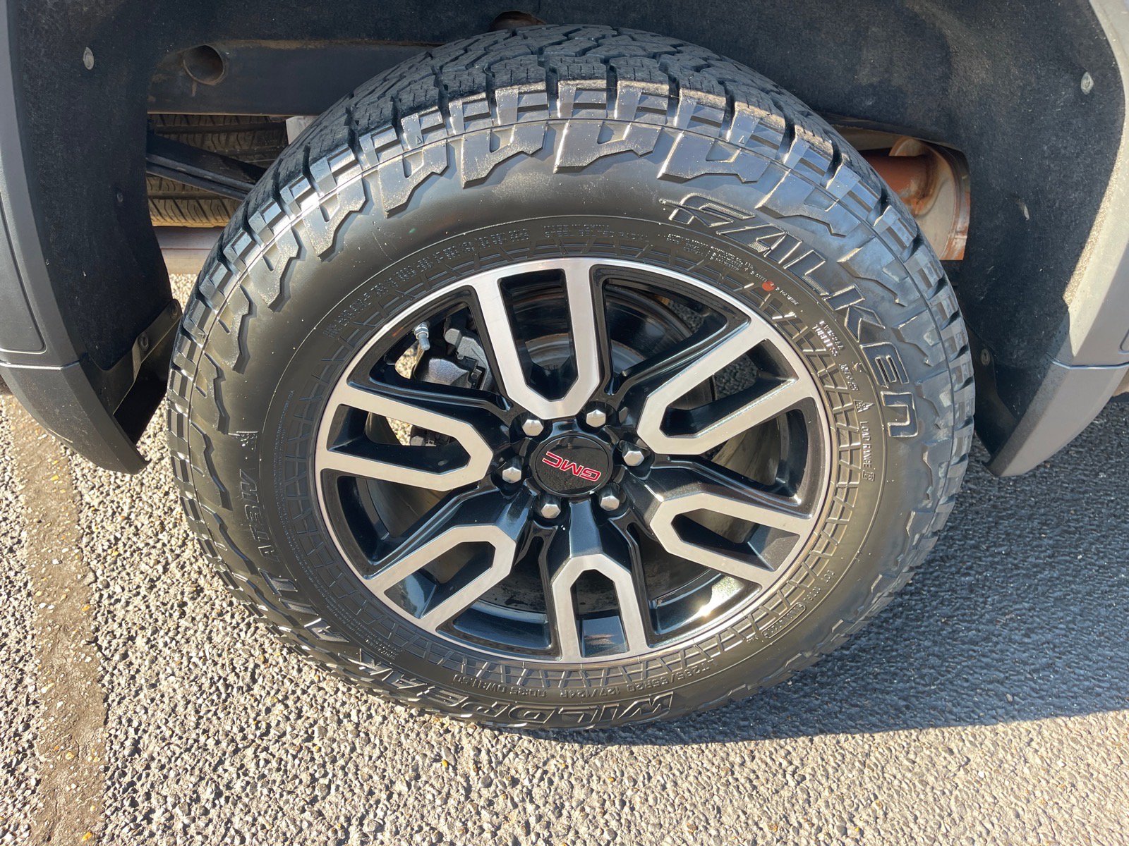 Used 2019 GMC Sierra 1500 AT4 w/ AT4 Premium Package AWD/4WD image 22