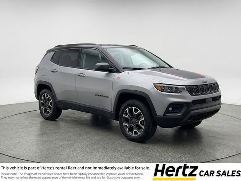 Used 2025 Jeep Compass Trailhawk image 1