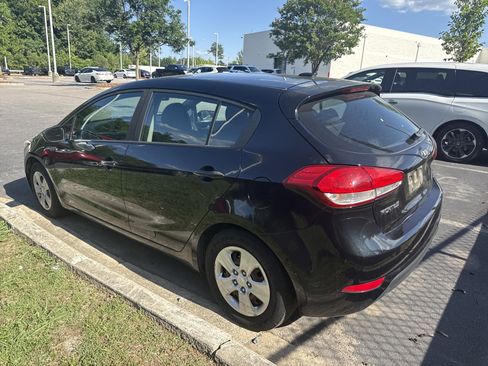 Used 2017 Kia Forte LX FWD image 10