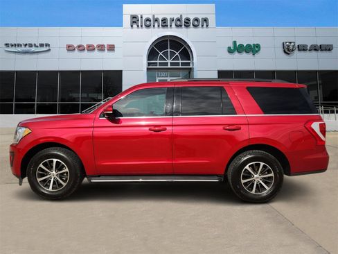 Used 2020 Ford Expedition XLT w/ Equipment Group 202A image 3